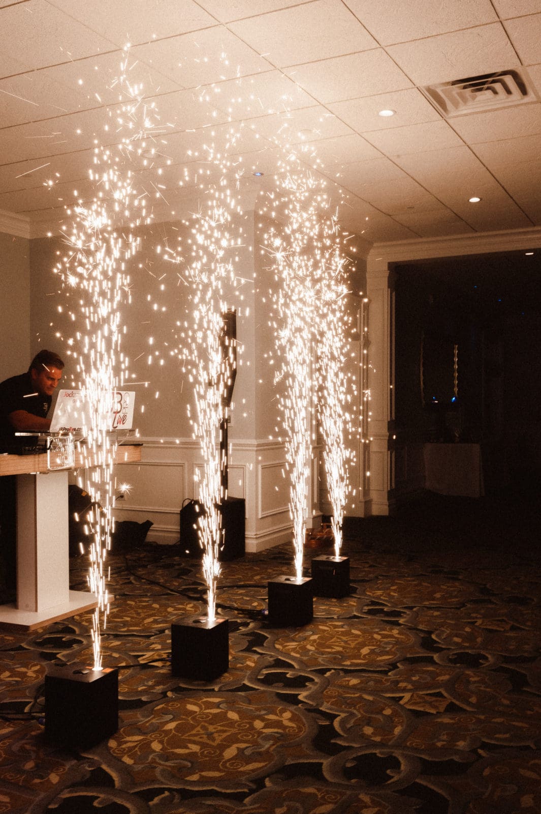 crystal-point-yacht-club-wedding-reception-photos-by-suessmoments