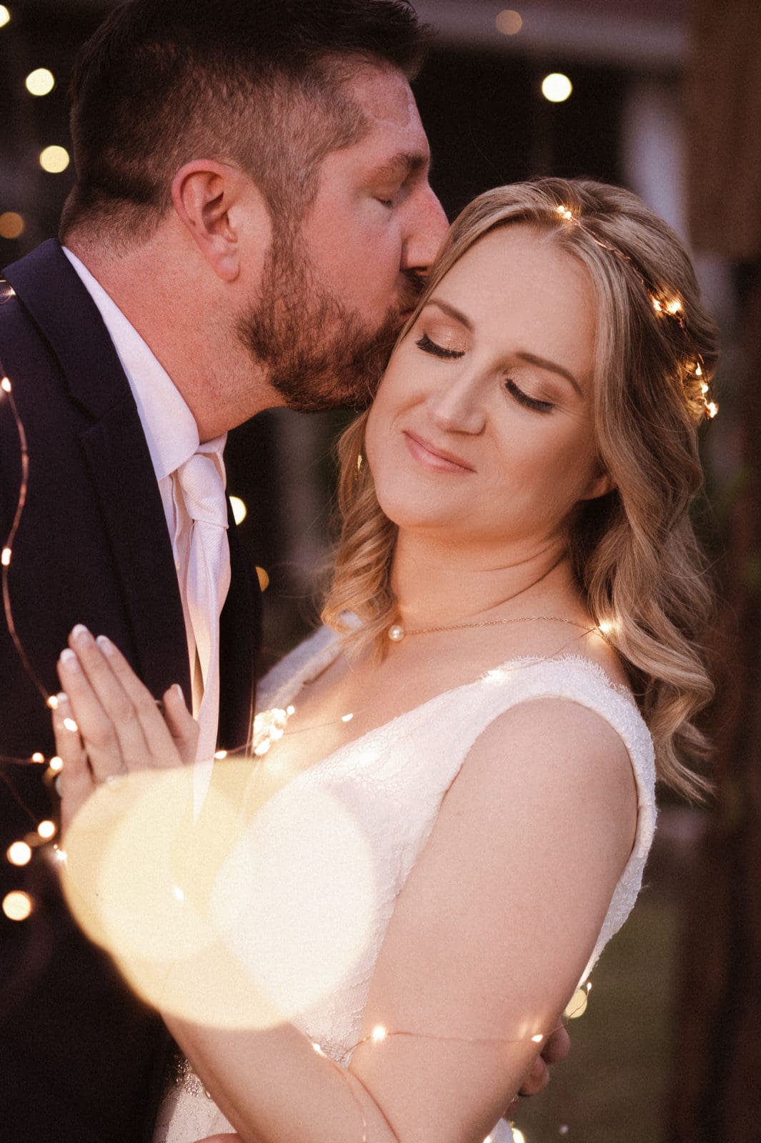 nighttime-magical-fairylight-fine-art-wedding-photos-by-suess-moments