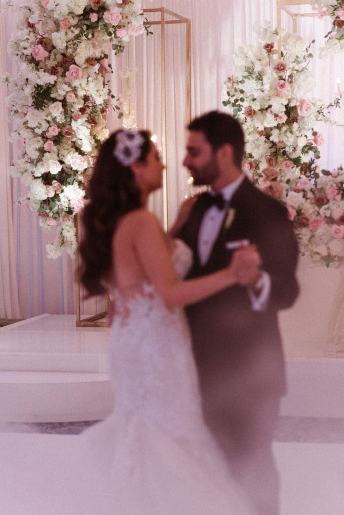 the-meadow-wood-manor-new-jersey-wedding-photos-reception-by-suess-moments-nj-photographer