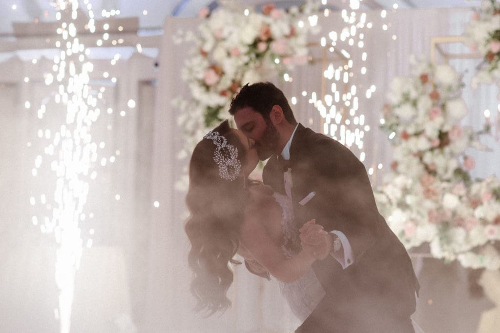 the-meadow-wood-manor-new-jersey-wedding-photos-reception-by-suess-moments-nj-photographer