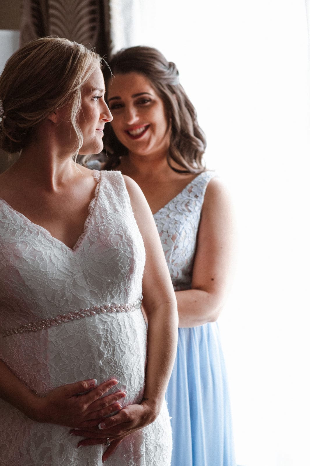 bride-pregnant-wedding-day-photos