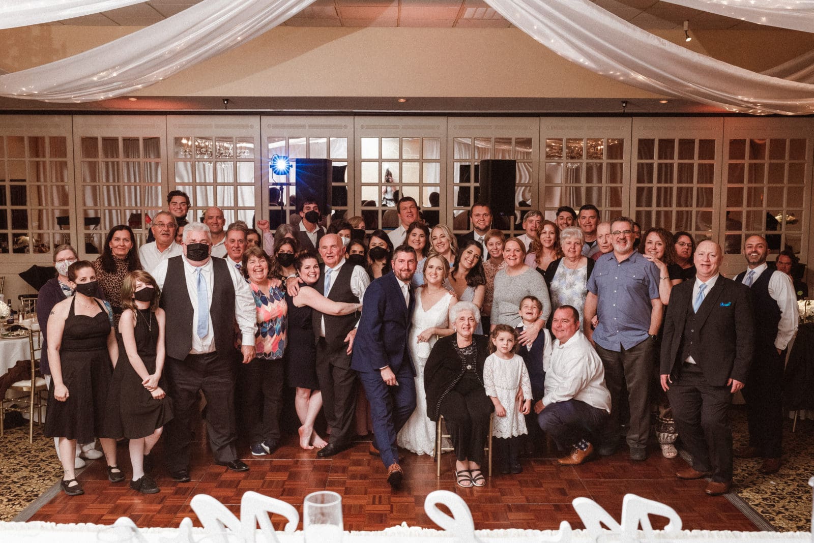 spartan-manor-wedding-photos-with-beautiful-pregnant-bride-by-suess-moments