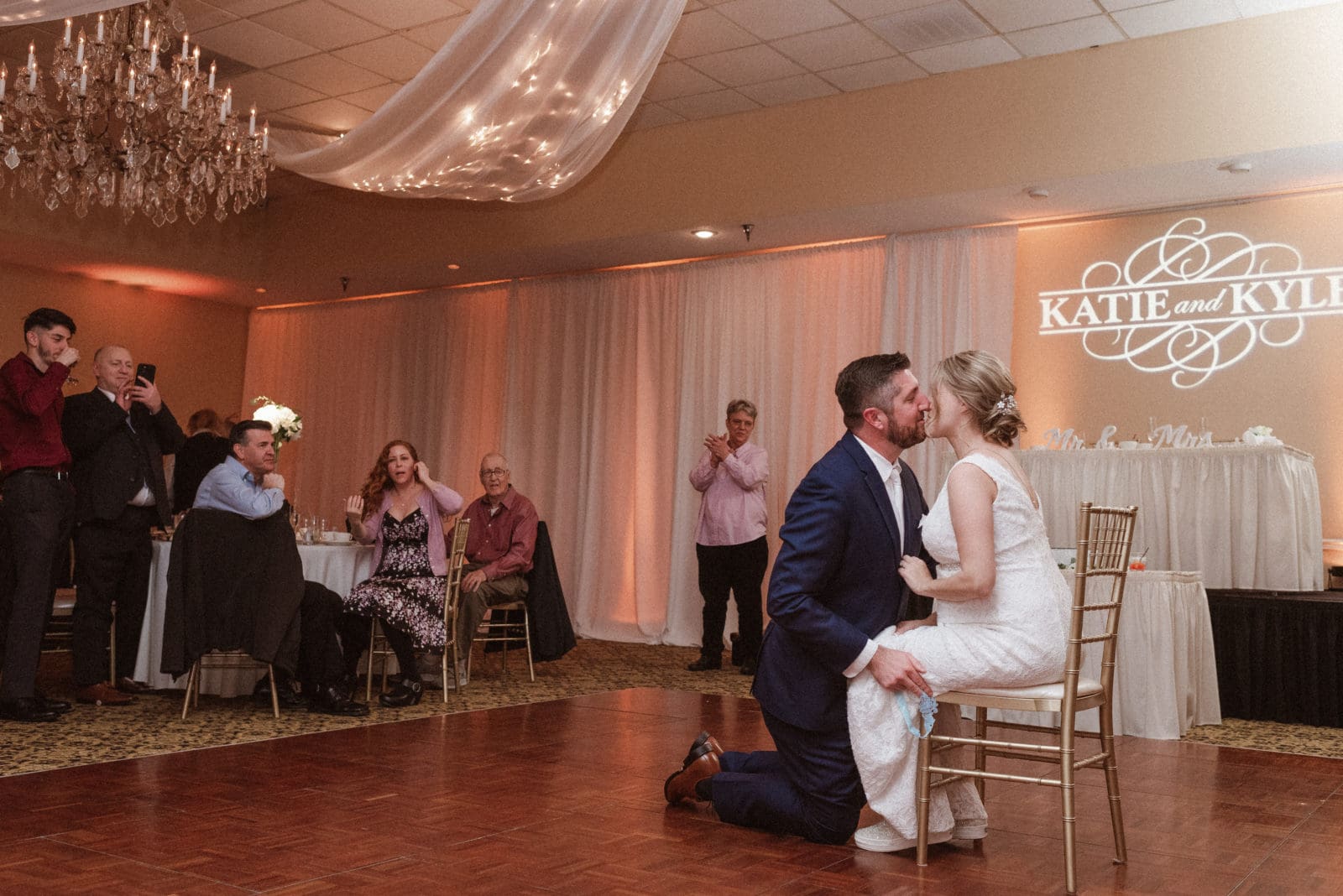 spartan-manor-wedding-photos-with-beautiful-pregnant-bride-by-suess-moments