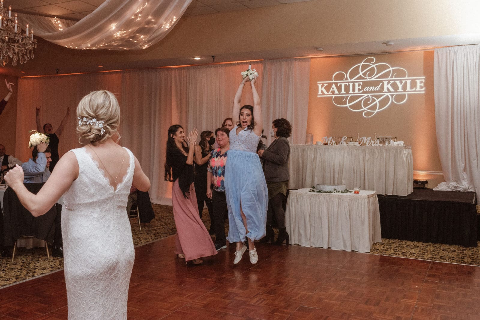 spartan-manor-wedding-photos-with-beautiful-pregnant-bride-by-suess-moments
