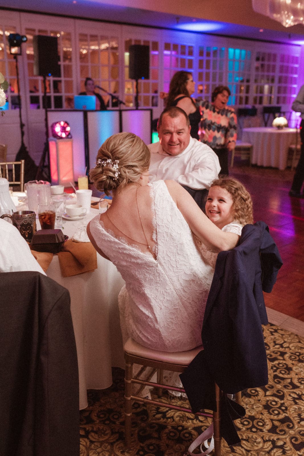 spartan-manor-wedding-photos-with-beautiful-pregnant-bride-by-suess-moments