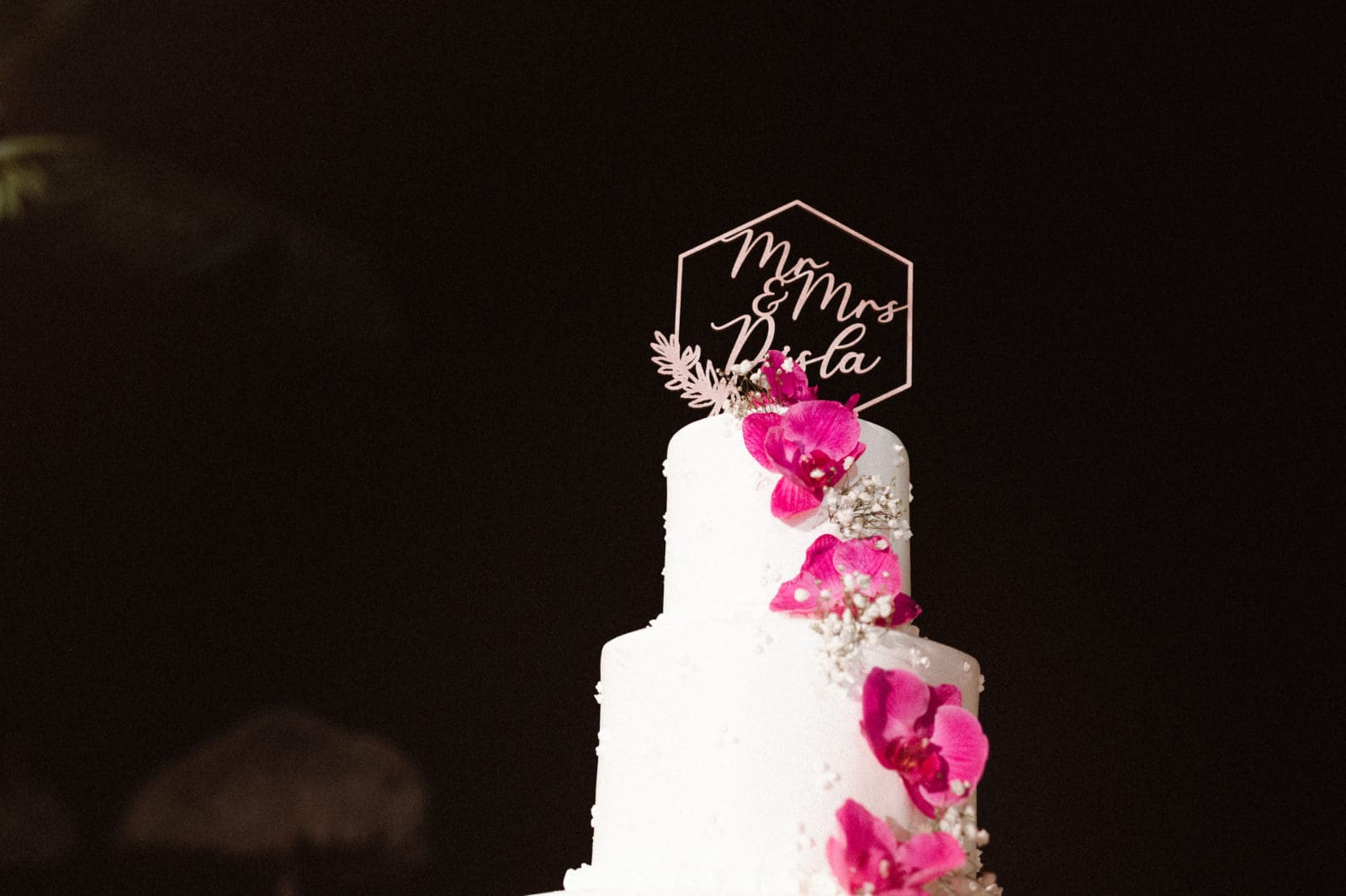 cake-cutting-photo-with-pink-flowers