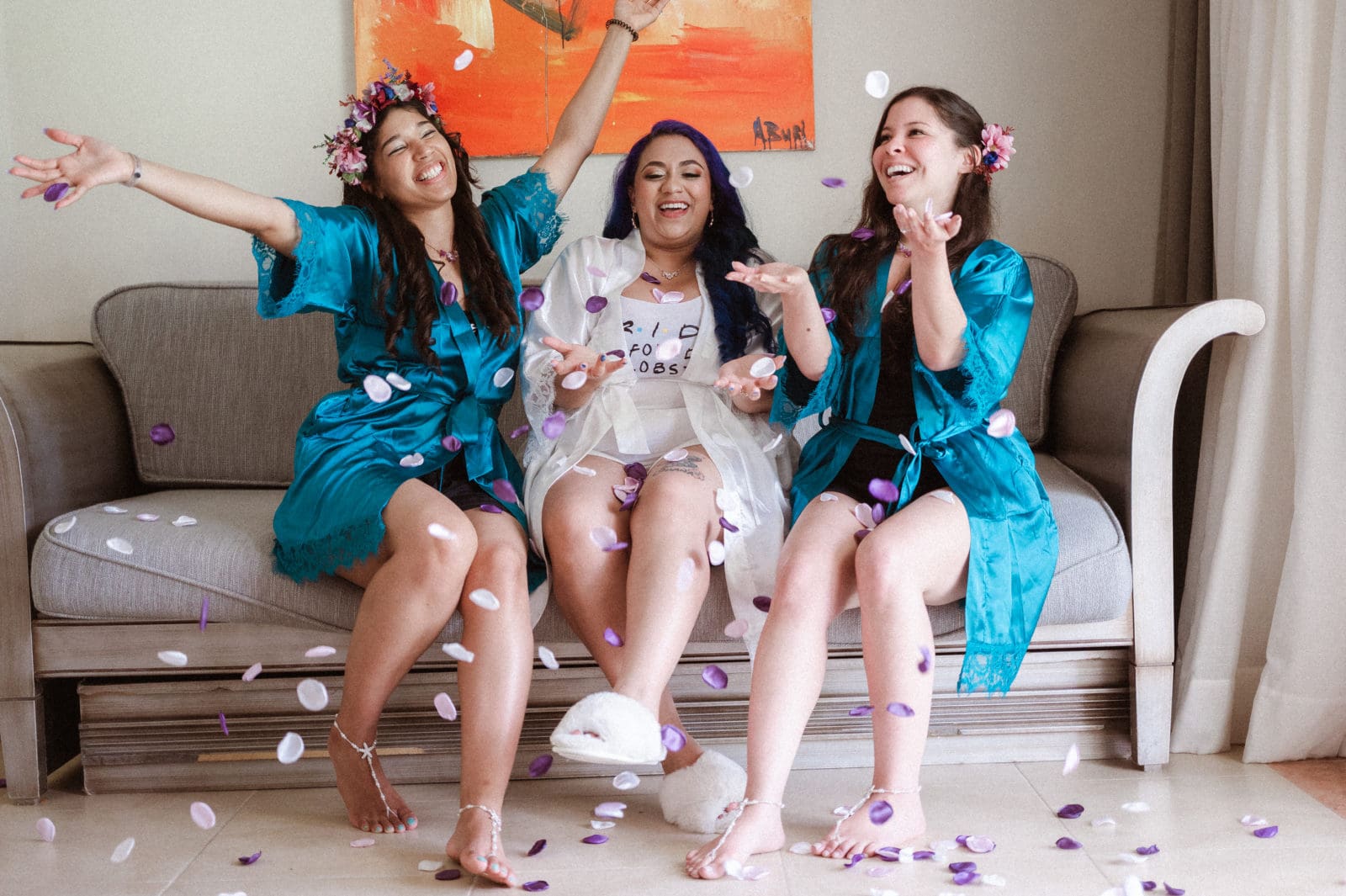 flower-toss-bridesmaid-photo-by-suess-moments-photography