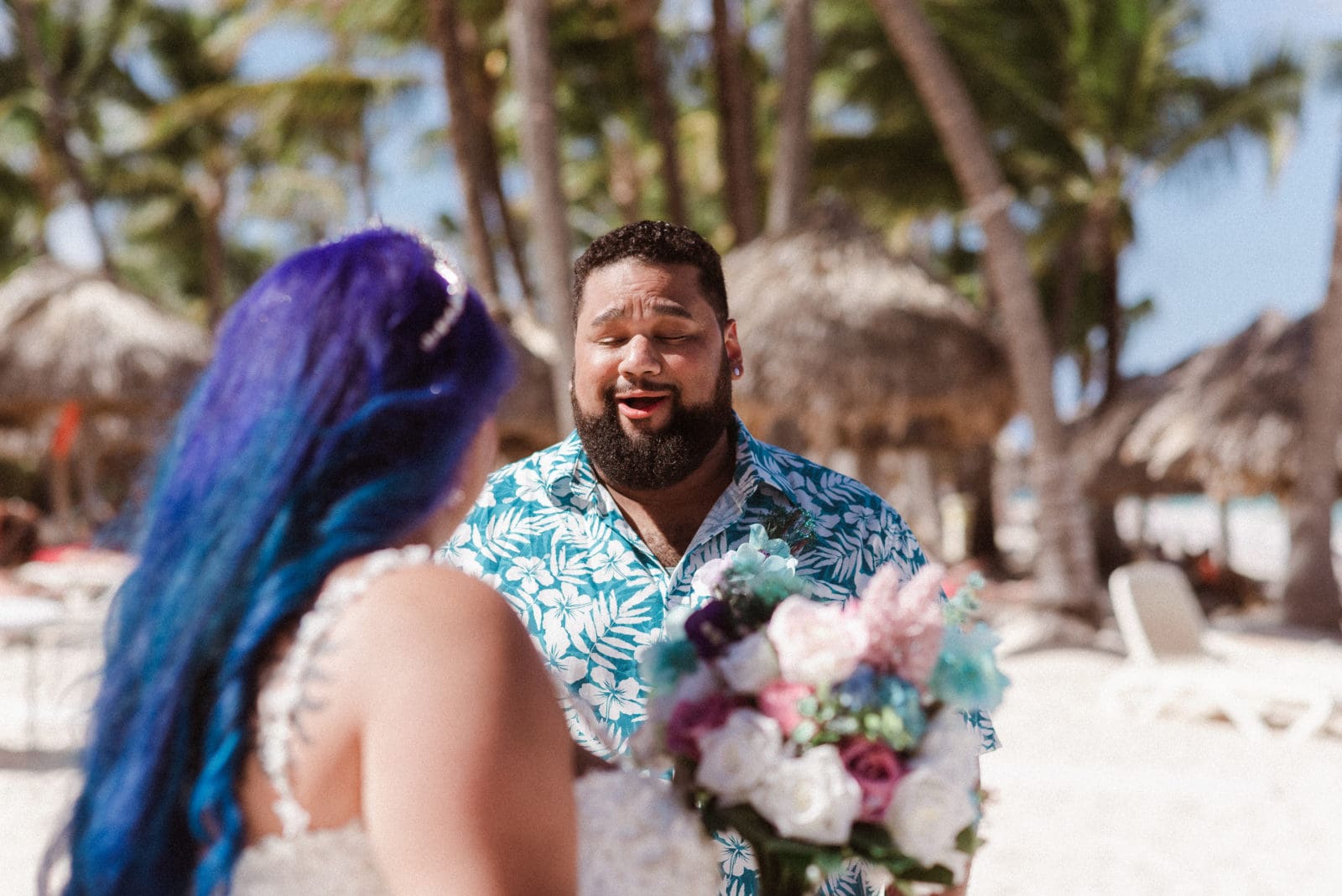 first-look-groom-and-bride-on-beach-photo-by-suess-moments