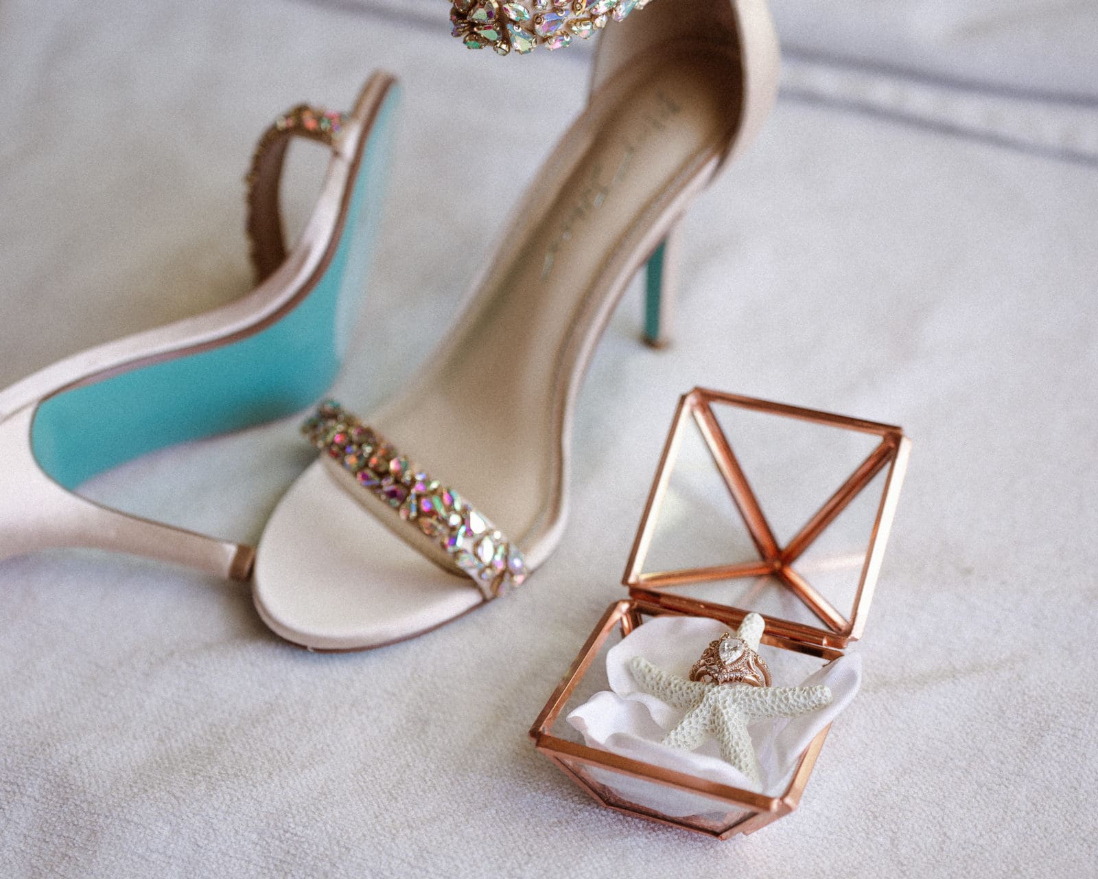 something-blue-heels-wedding-photo-by-suess-moments