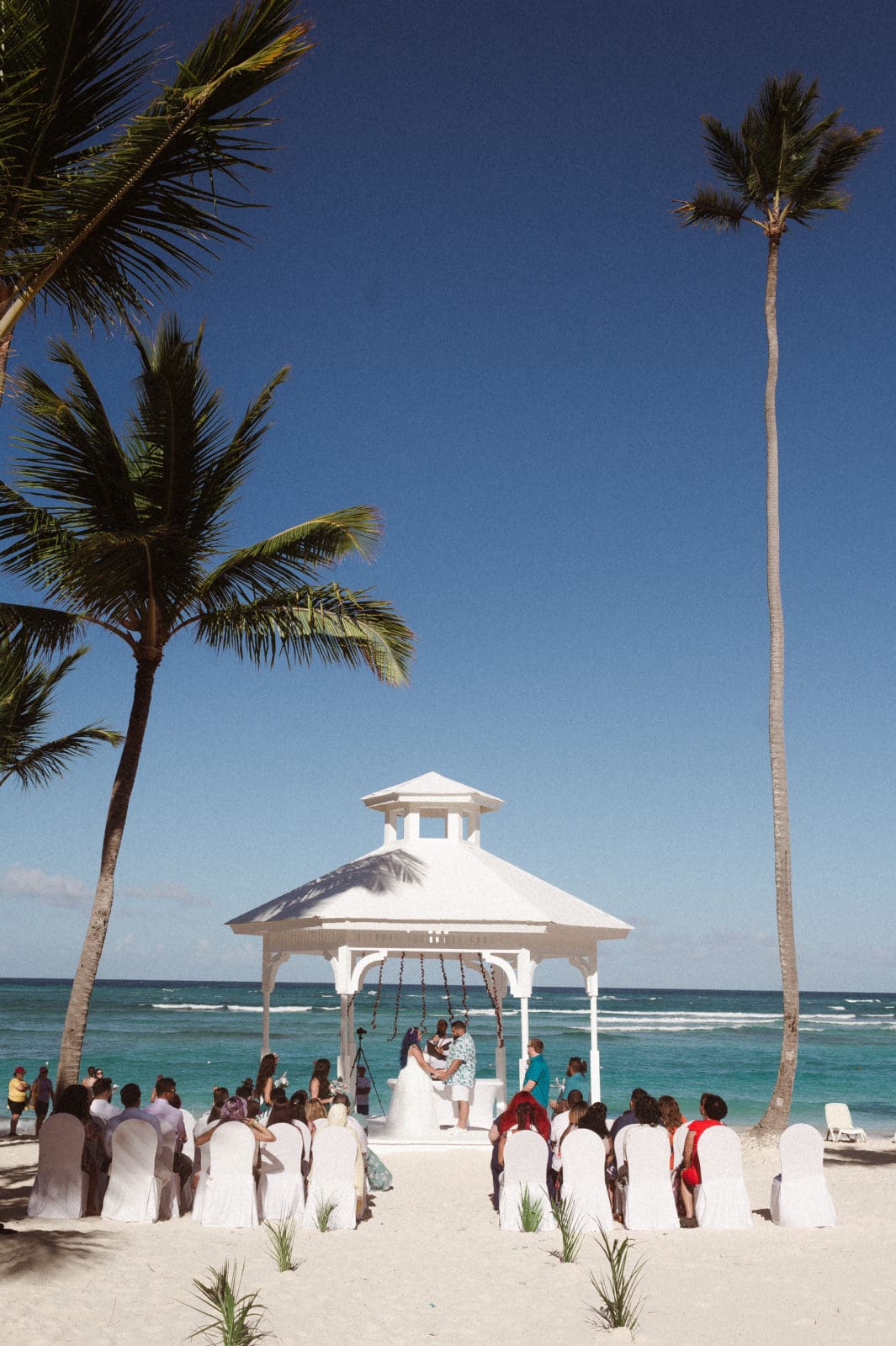 majestic-elegance-punta-cana-wedding-photos-on-the-beach-by-suess-moments