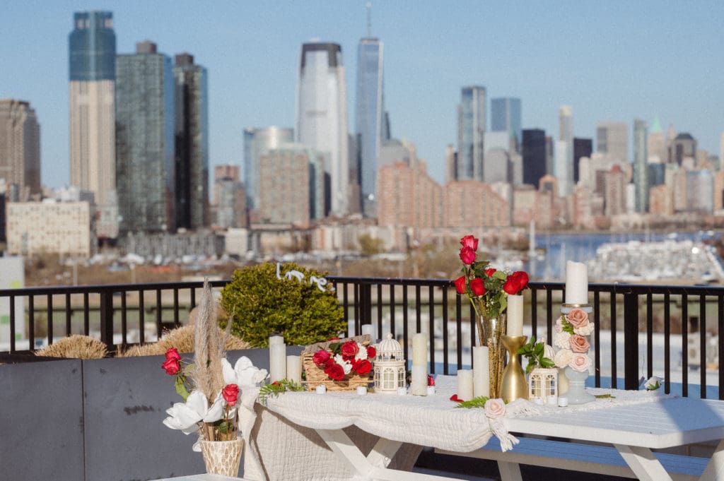 romantic-rooftop-with-nyc-skyline-views-jersey-city-photography-by-suess-moments