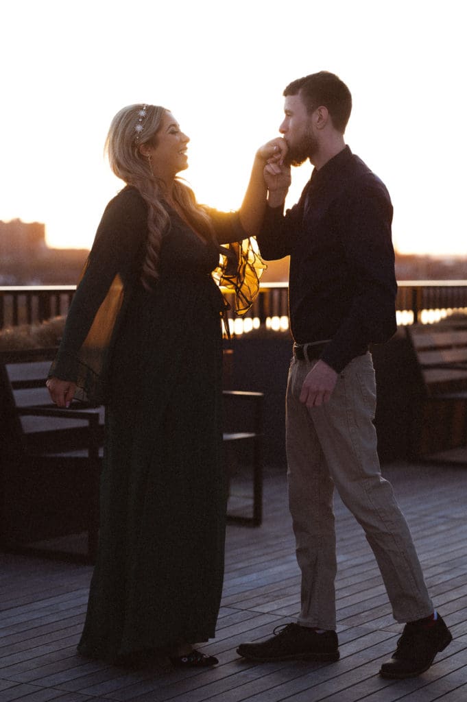nyc-skyline-views-rooftop-jersey-city-engagement-photos-by-suess-moments