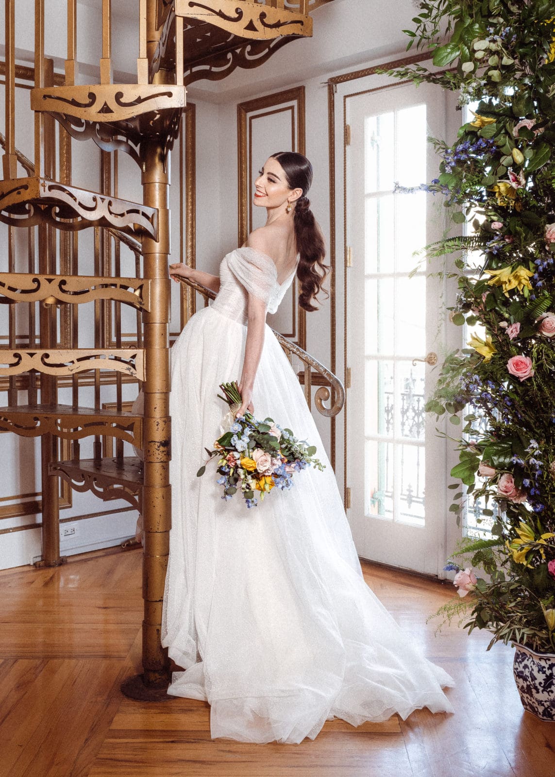 creative-elegant-wedding-photo-at-the-james-ward-mansion-by-suess-moments