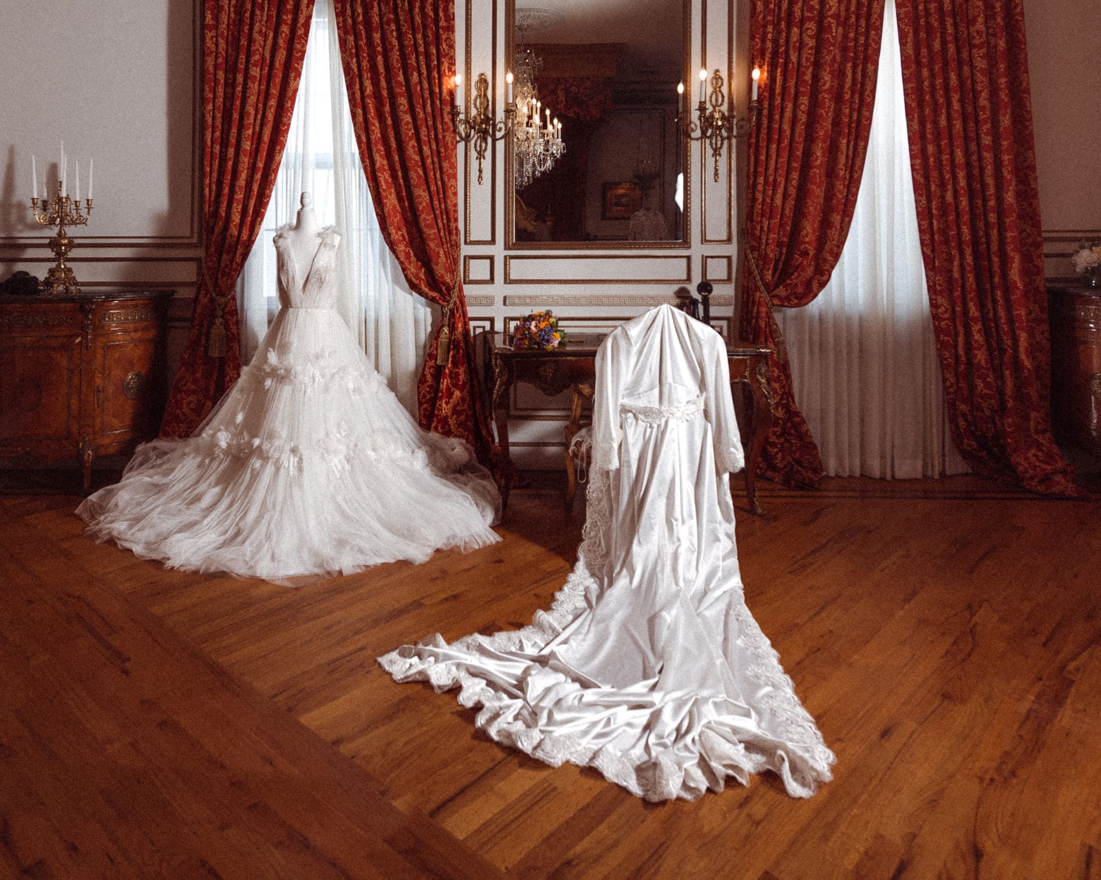 the-james-ward-mansion-wedding-photos-in-bridal-suite-by-suess-moments-nj-photographer