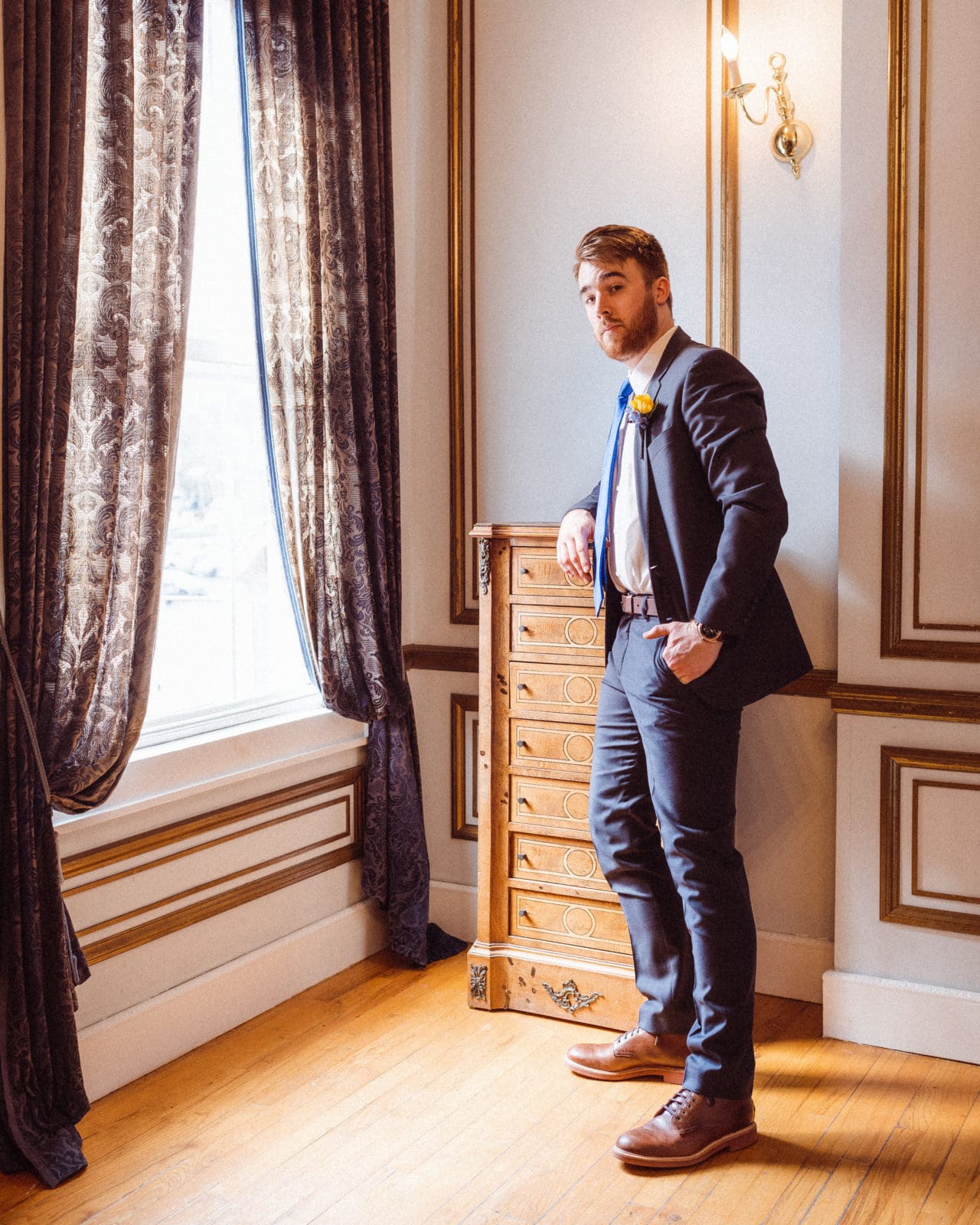 groom-portrait-at-the-james-ward-mansion-suess-moments