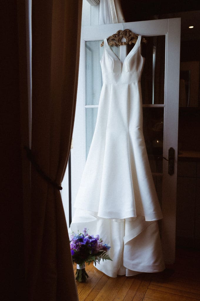 purple-blue-vibrant-wedding-photos-monteverde-at-oldstone-ny-suess-moments-photography