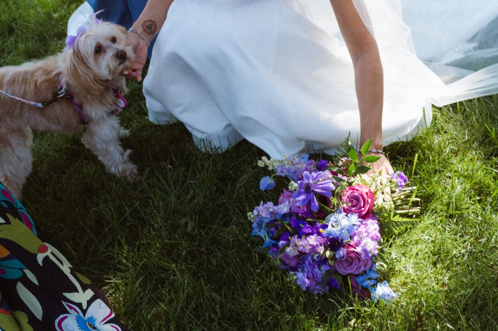 purple-blue-vibrant-wedding-photos-monteverde-at-oldstone-ny-suess-moments-photography