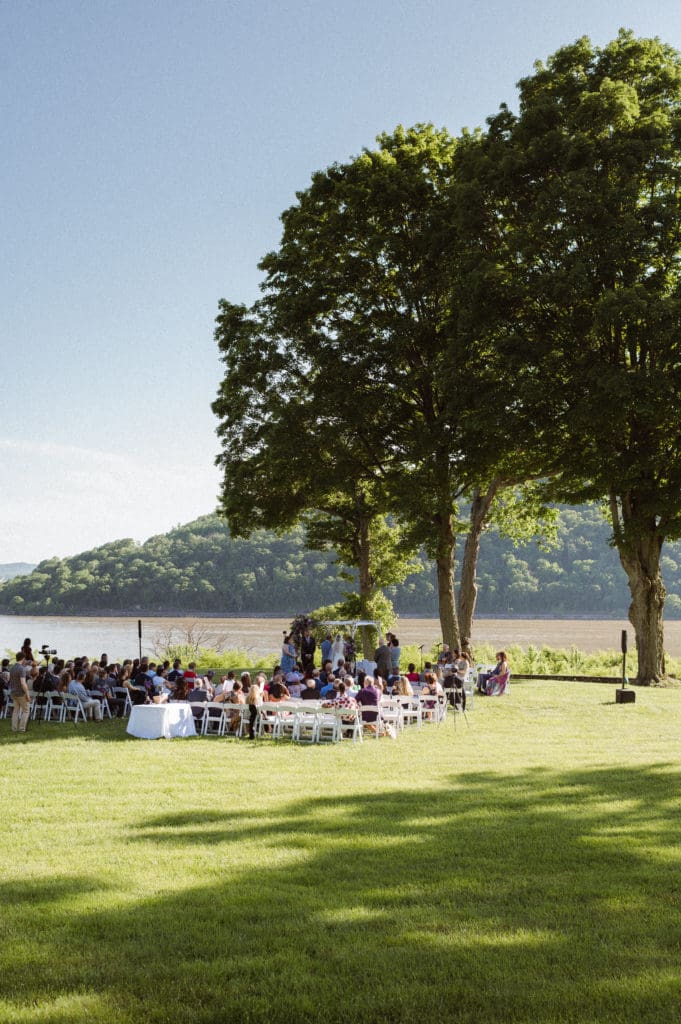 purple-blue-vibrant-wedding-photos-monteverde-at-oldstone-ny-suess-moments-photography