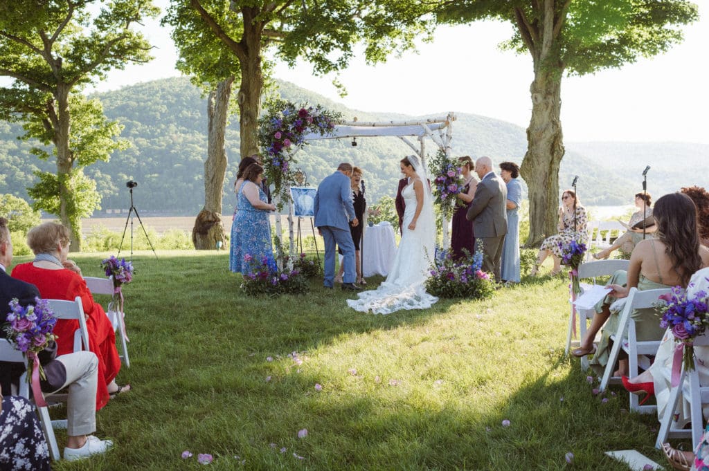 purple-blue-vibrant-wedding-photos-monteverde-at-oldstone-ny-suess-moments-photography