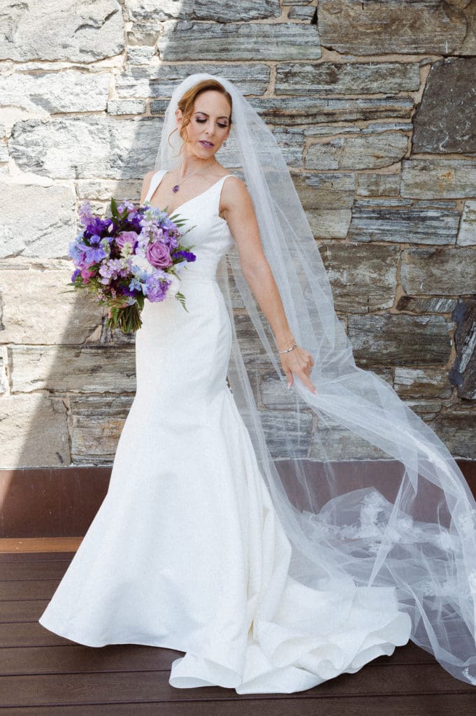purple-blue-vibrant-wedding-photos-monteverde-at-oldstone-ny-suess-moments-photography