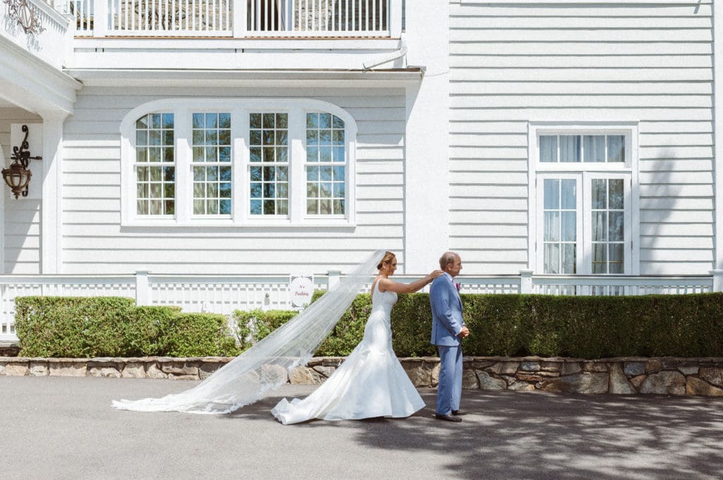 purple-blue-vibrant-wedding-photos-monteverde-at-oldstone-ny-suess-moments-photography