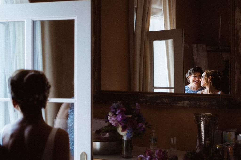 purple-blue-vibrant-wedding-photos-monteverde-at-oldstone-ny-suess-moments-photography