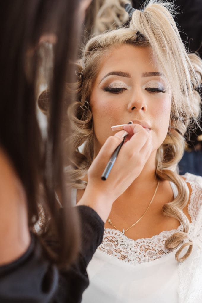 the-beauty-suite-ny-staten-island-wedding-photos-of-bride-prep-by-suess-moments-photographer-new-jersey