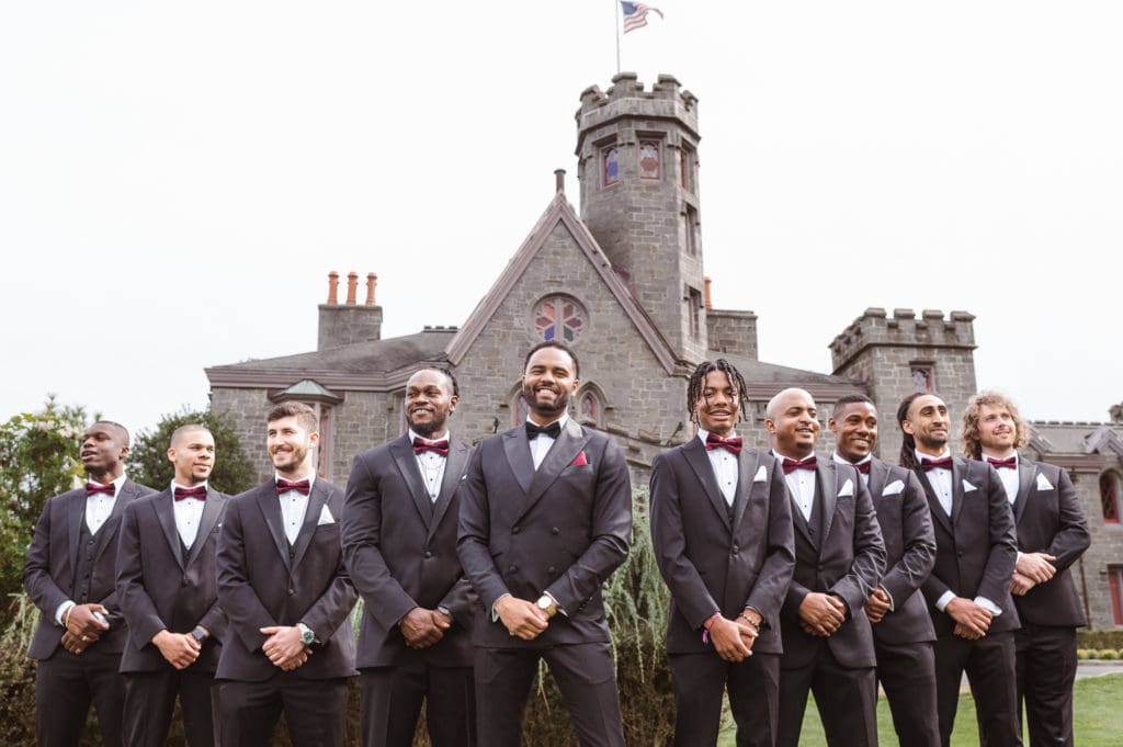 new-york-castle-wedding-at-whitby-castle-outdoor-ceremomy-photos-by-suess-moments