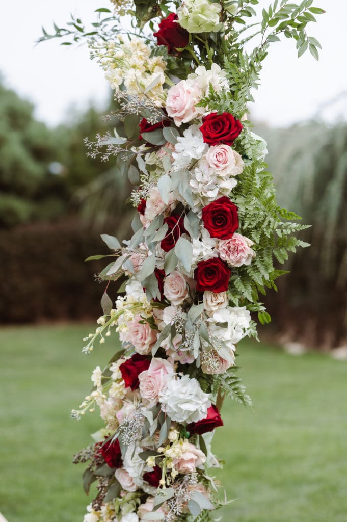 outdoor-wedding-ceremony-at-whitby-castle-rye-new-york-photos-by-suess-moments-photographer