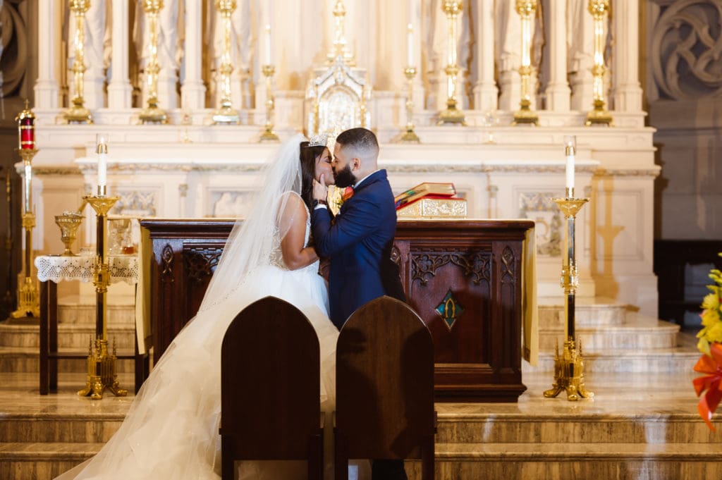 queens-of-all-saints-brooklyn-ny-wedding-photos-suess-moments