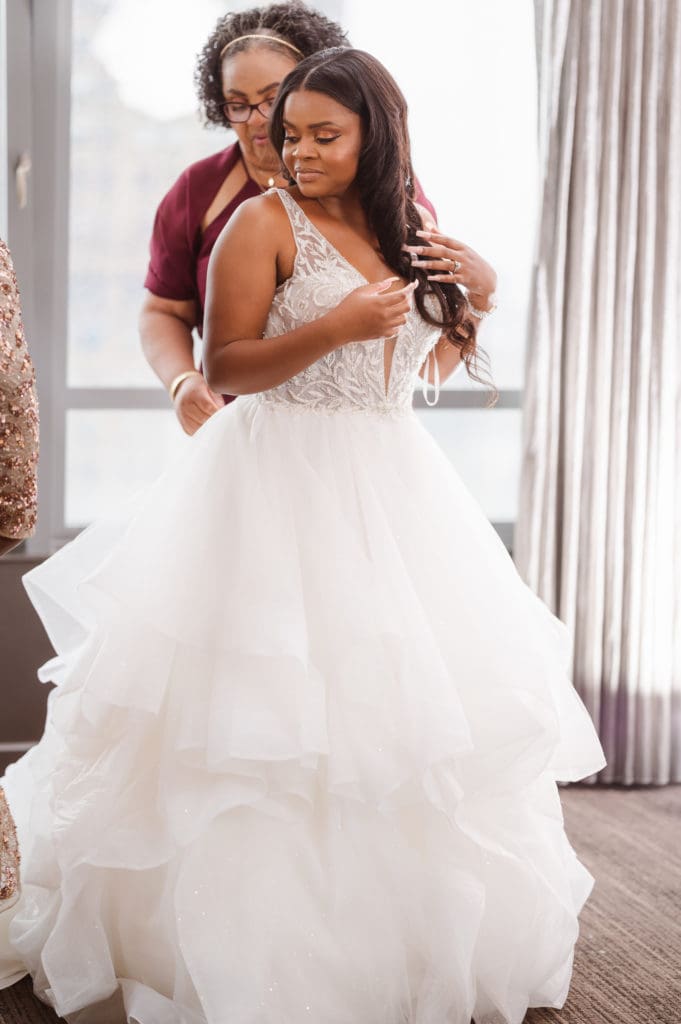 wedding-photos-on-nikon-85mm-lens-by-suess-moments-photography