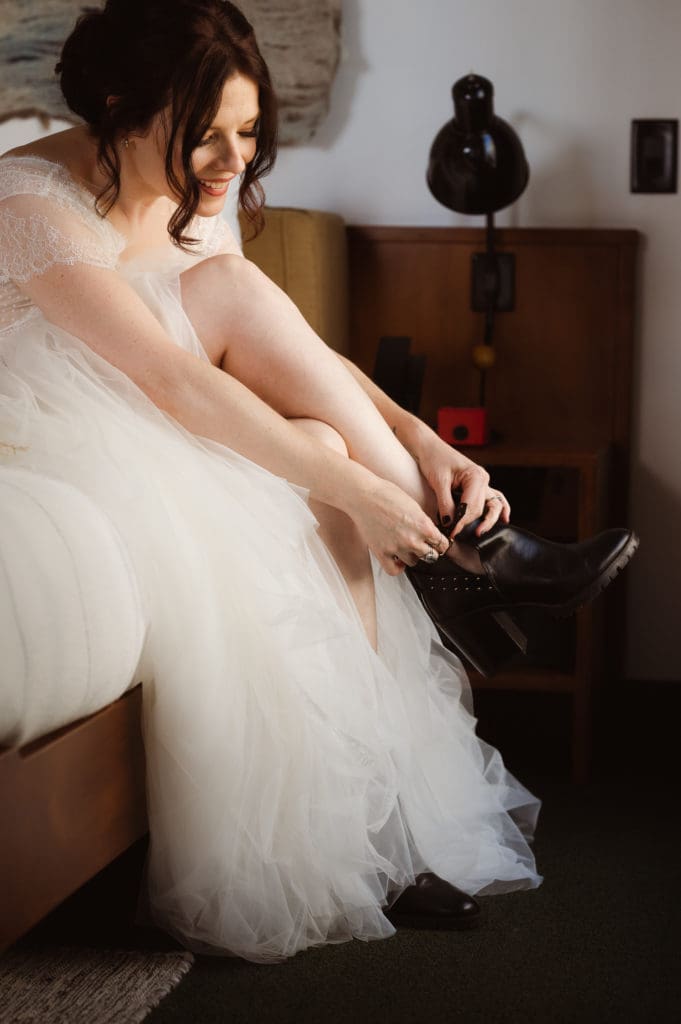 the-ace-hotel-downtown-brooklyn-wedding-bride-prep-photos-by-suess-moments-new-jersey