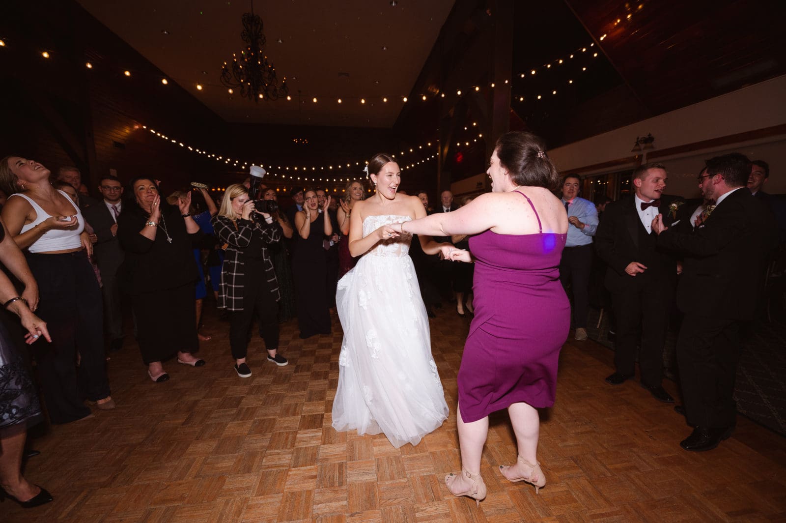 hollow-brook-country-club-ny-wedding-photos-by-suess-moments