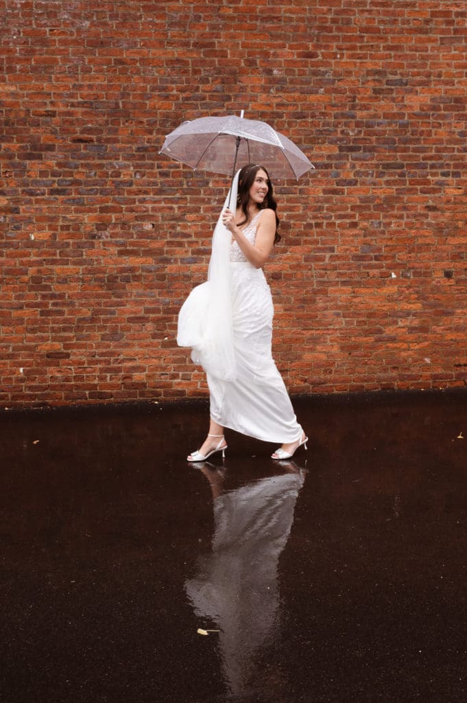 a-rainy-wedding-day-in-new-york-city-dumbo-by-suess-moments-photography