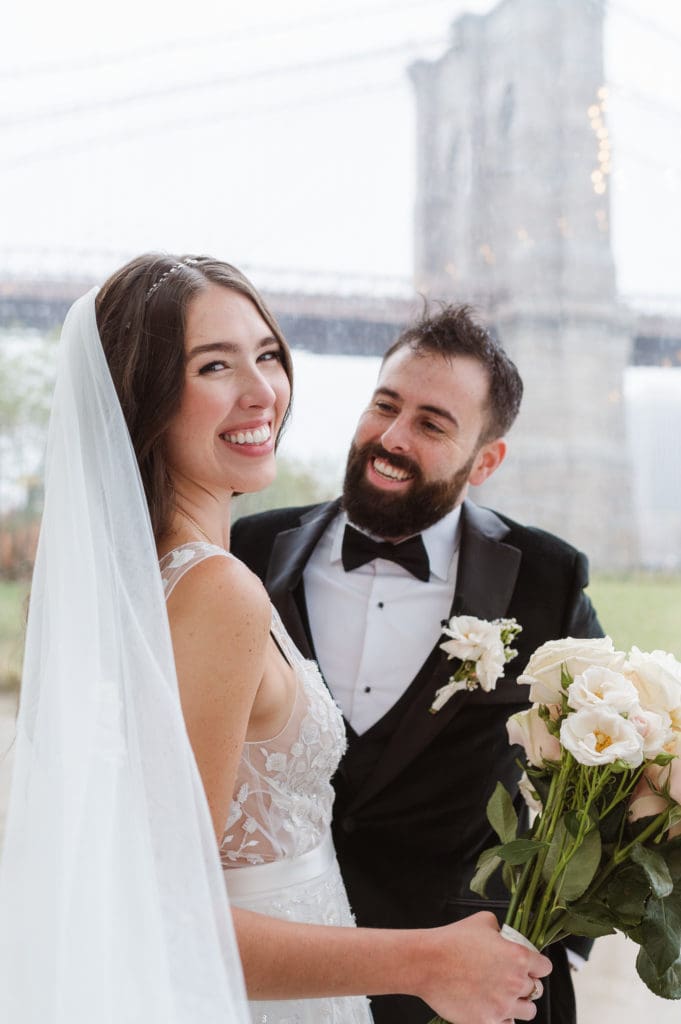 a-rainy-wedding-day-at-new-york-city-dumbo-brooklyn-by-suess-moments