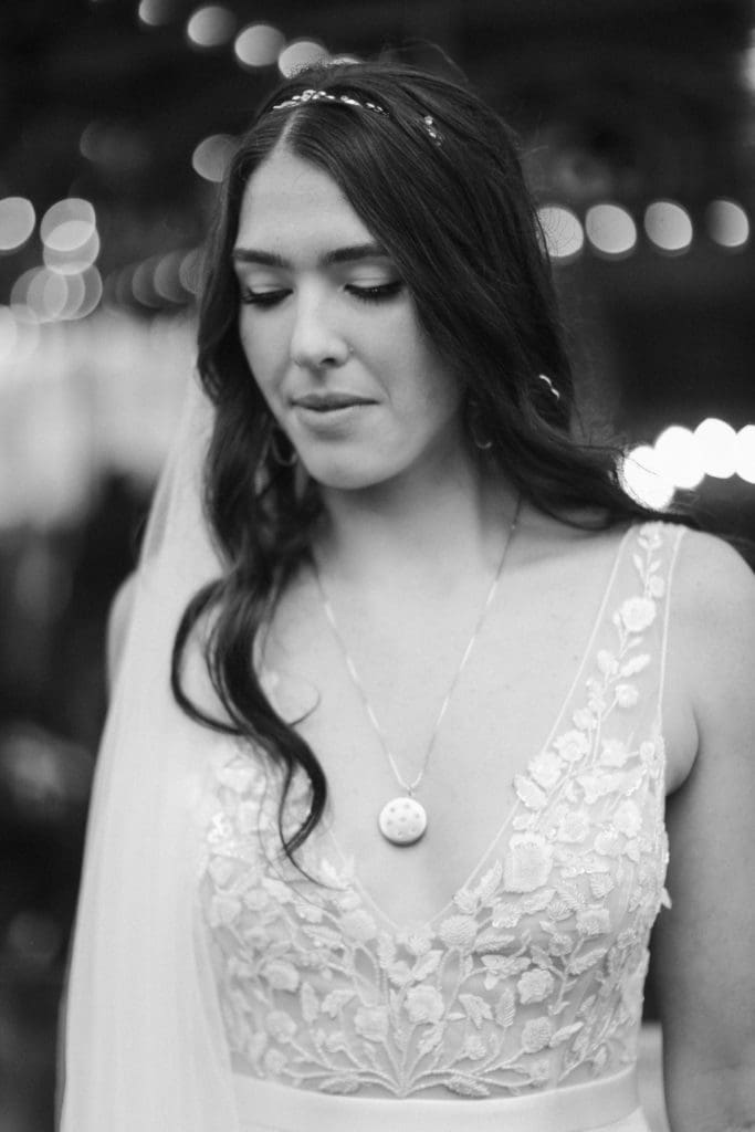 a-rainy-wedding-day-at-new-york-city-dumbo-brooklyn-by-suess-moments