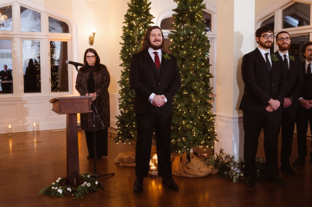 wedding-ceremony-winter-wedding-whitby-castle-suess-moments-wedding-photographer