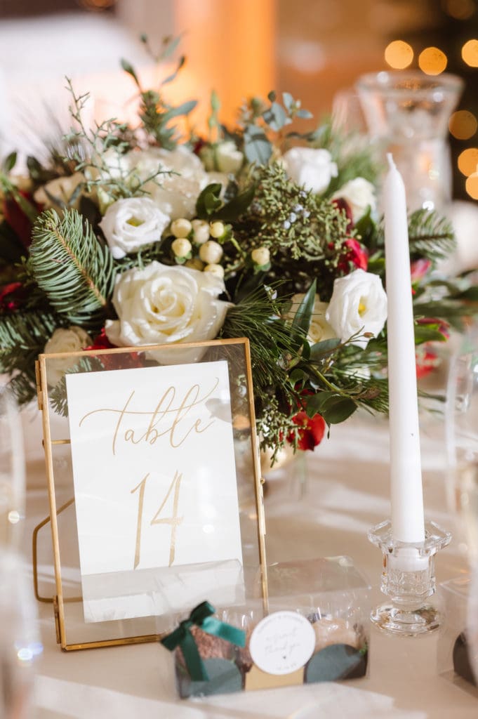 indoor-wedding-reception-at-the-whitby-castle-rye-new-york-by-suess-moments