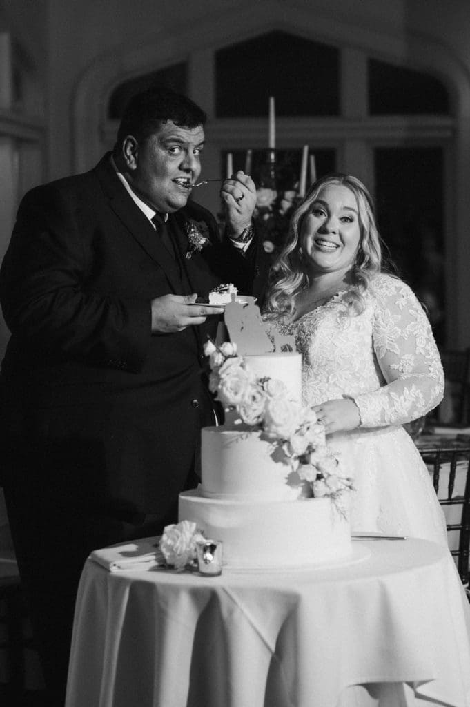 indoor-wedding-reception-at-the-whitby-castle-rye-new-york-by-suess-moments