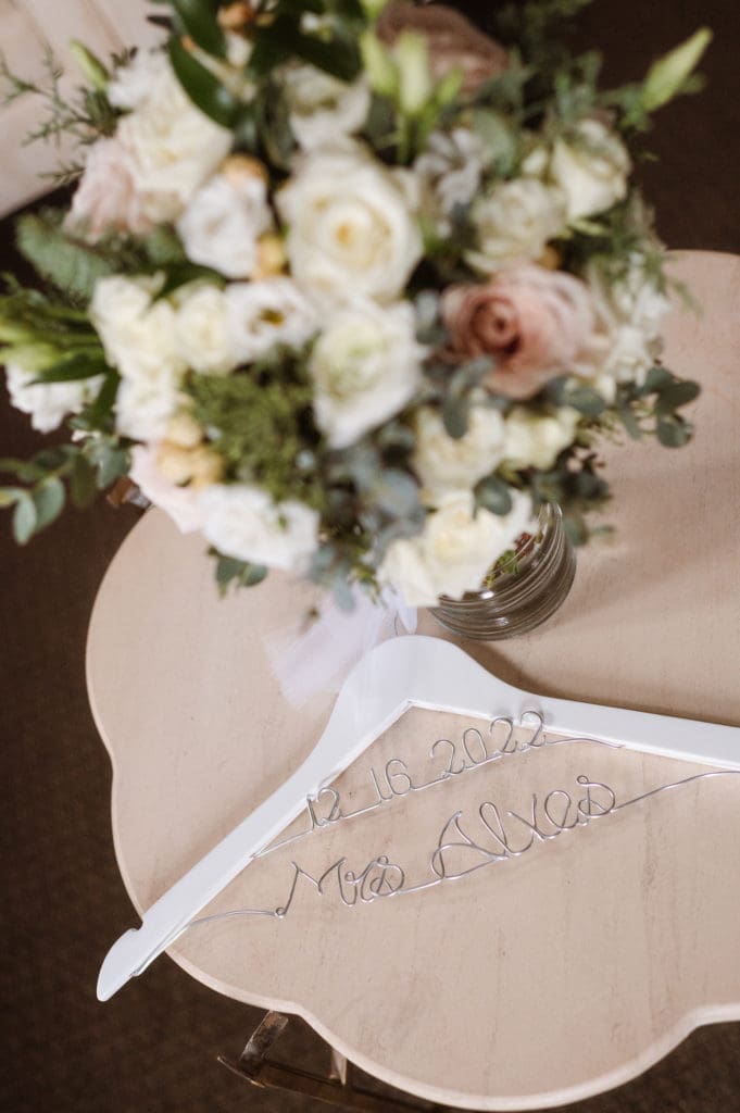 pretty-bridal-hanger-custom