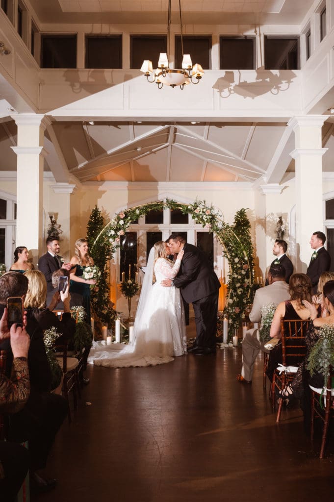 indoor-wedding-ceremony-at-the-whitby-castle-rye-new-york-by-suess-moments
