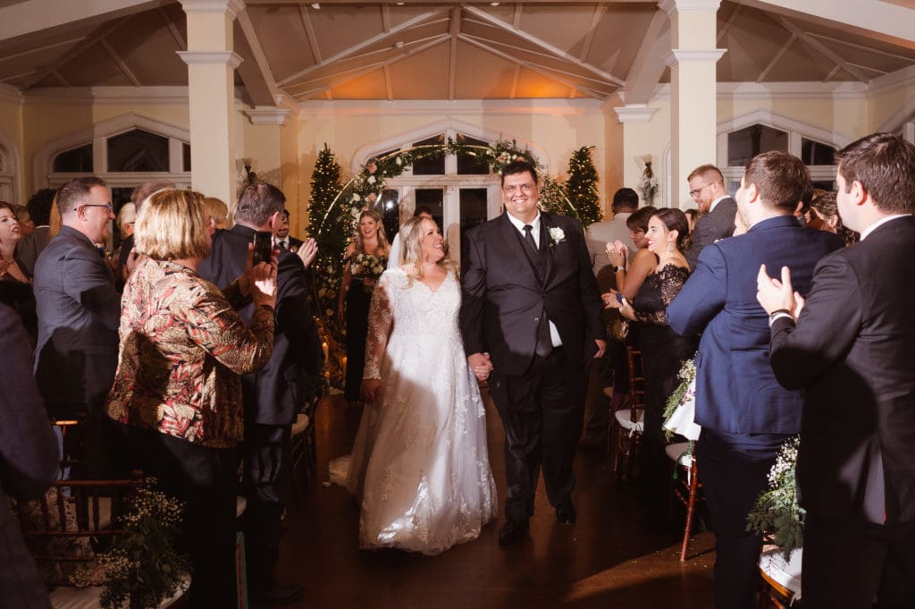 indoor-wedding-ceremony-at-the-whitby-castle-rye-new-york-by-suess-moments