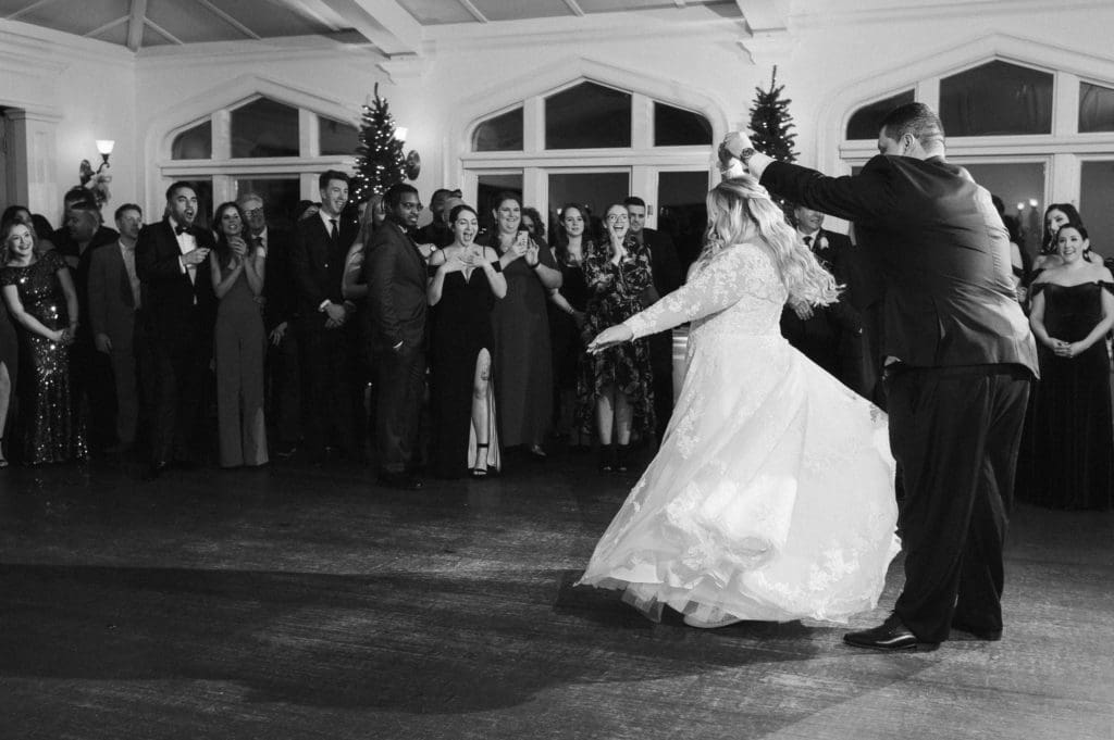indoor-wedding-reception-at-the-whitby-castle-rye-new-york-by-suess-moments