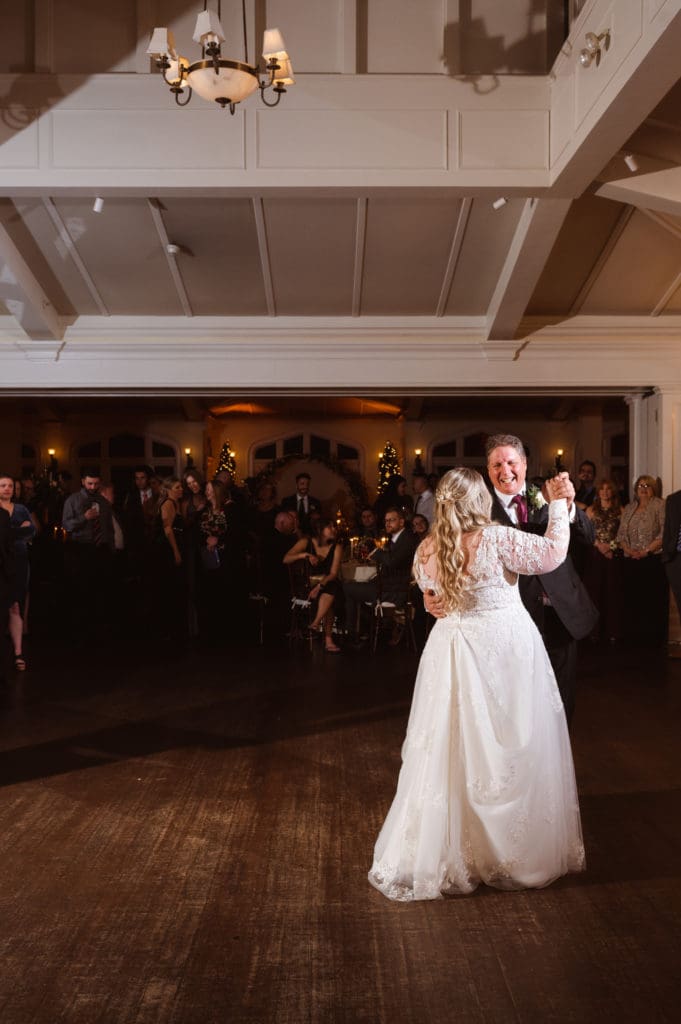 indoor-wedding-reception-at-the-whitby-castle-rye-new-york-by-suess-moments