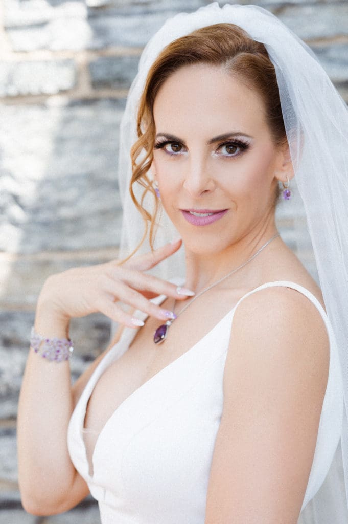 bridal-prep-and-bride-portraits-must-have-wedding-photos-by-suess-moments-photographer
