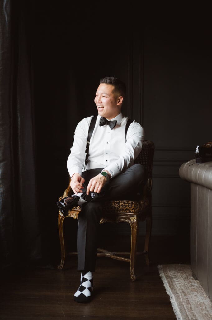 groom-prep-photos-with-suess-moments-nj-wedding-photographer
