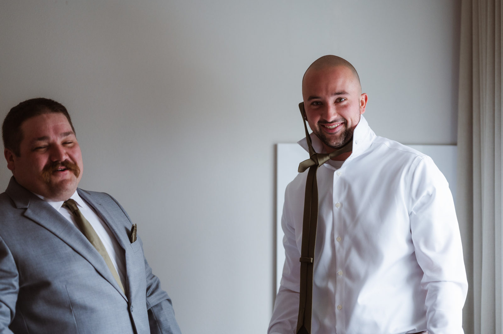 groom-photos-prep-a-hotel