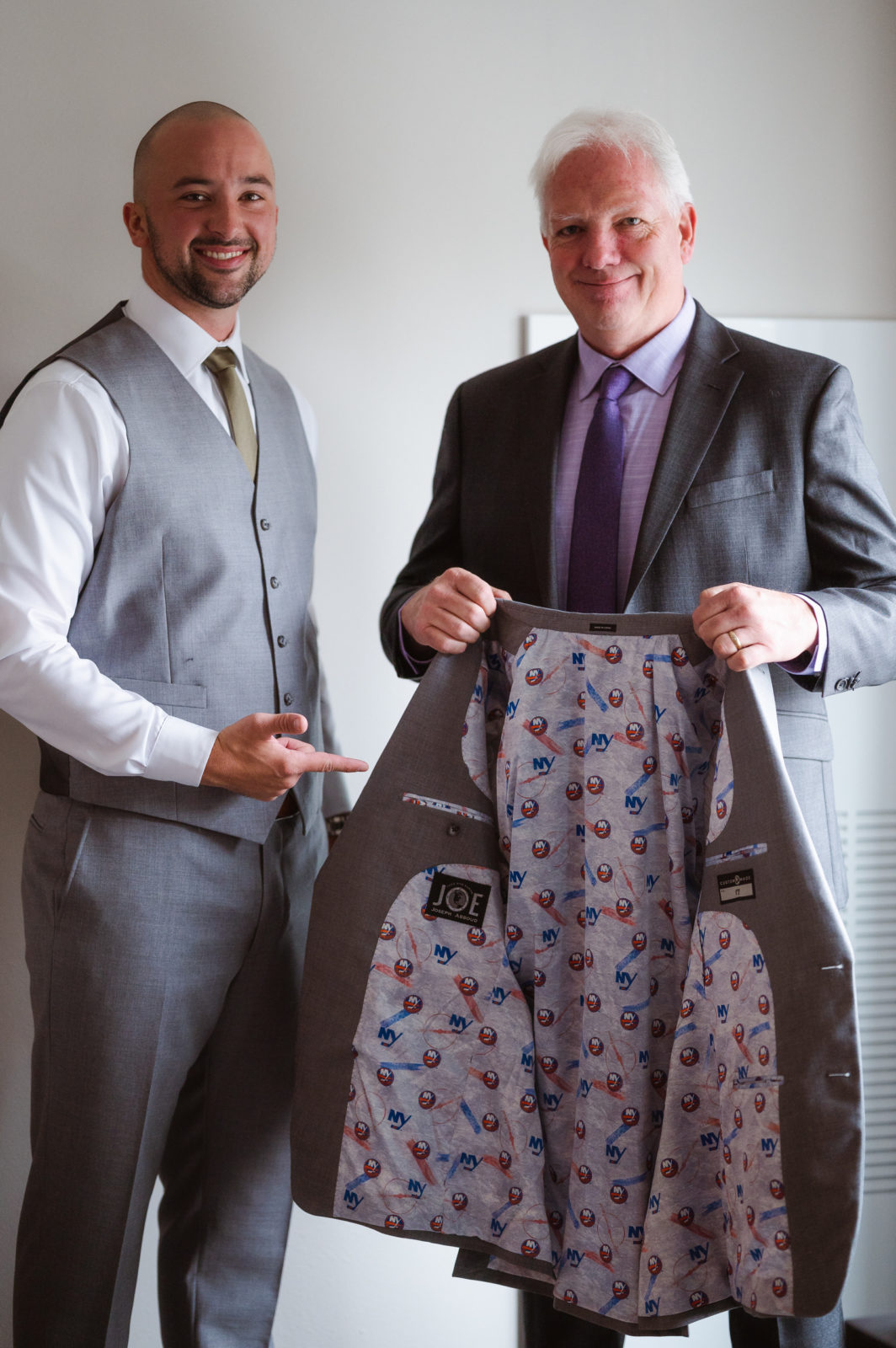groom-photos-prep-a-hotel