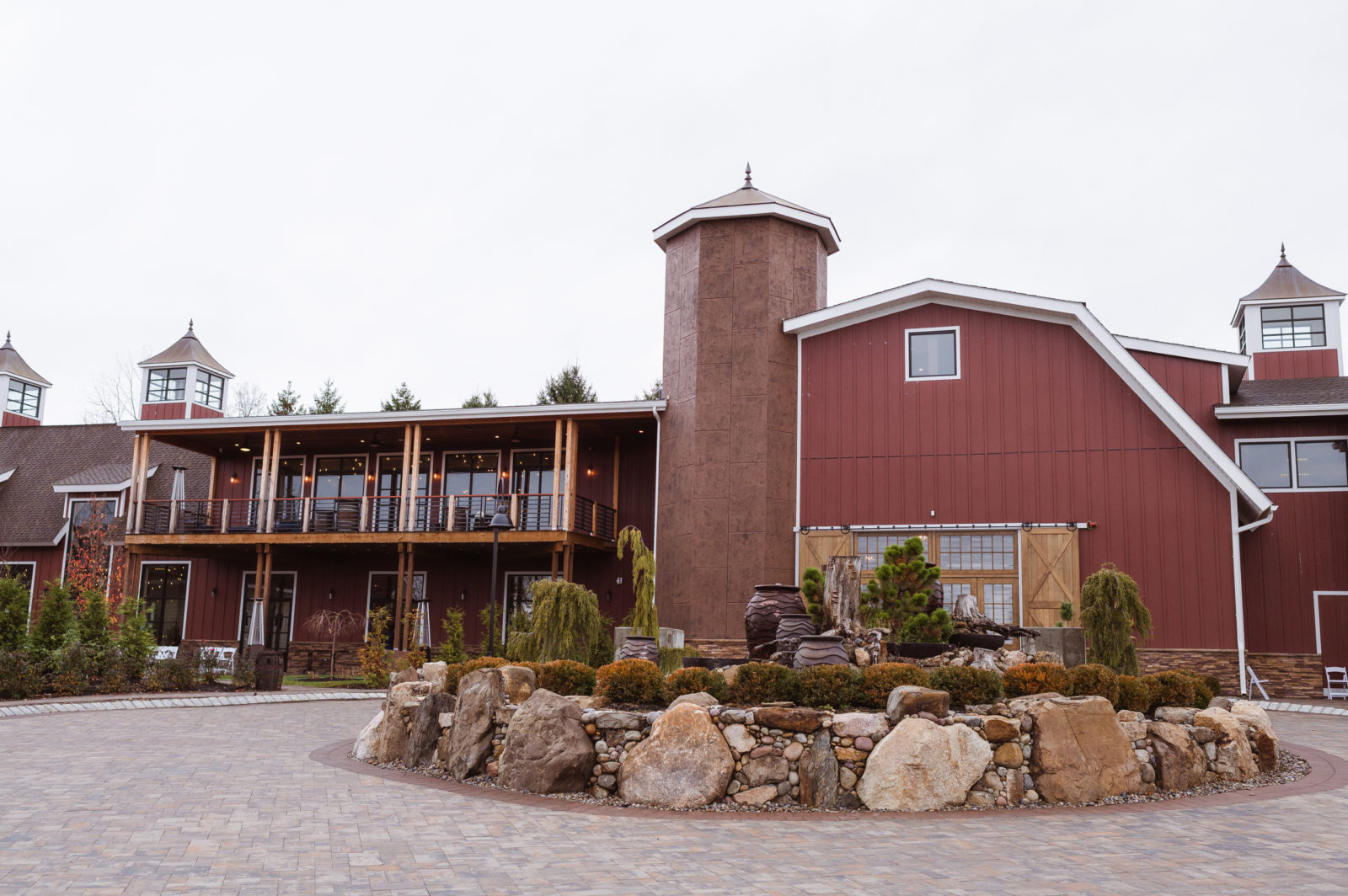 the-barn-at-villa-venezia-new-york-wedding-photos-by-suess-moments-weddings-photographer