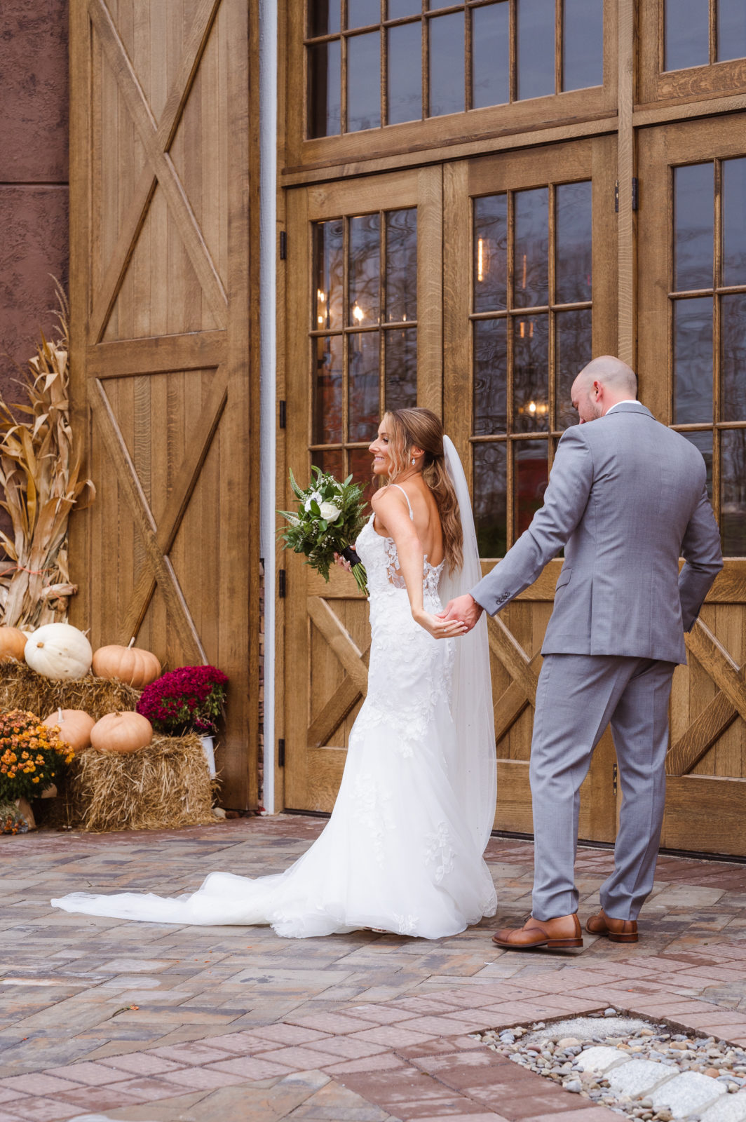 the-barn-at-villa-venezia-new-york-wedding-photos-by-suess-moments-weddings-photographer